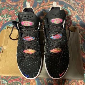 LeBron 18 James Gang